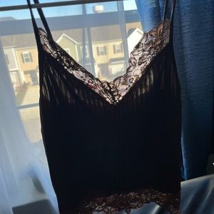 Y2K laced cropped tank.